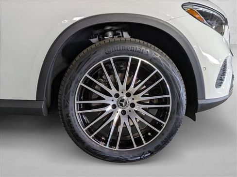 Certified 2025 Mercedes-Benz GLC 300 image 22