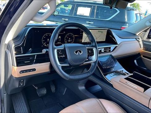 Used 2025 INFINITI QX80 Sensory AWD/4WD image 14