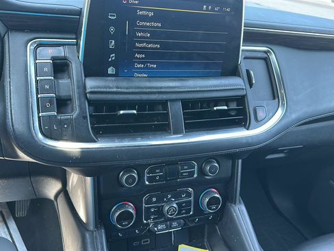 Used 2024 Chevrolet Suburban Z71 w/ Luxury Package AWD/4WD image 9