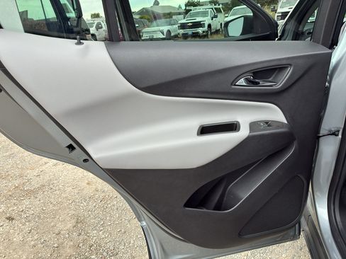 Used 2024 Chevrolet Equinox LS w/ LS Convenience Package FWD image 33