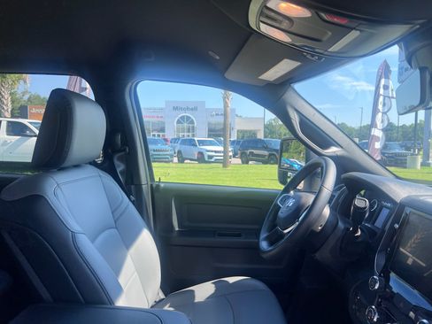 New 2026 RAM 2500 Tradesman AWD/4WD image 18