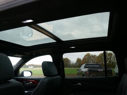 New 2026 Chevrolet Traverse RS image 19