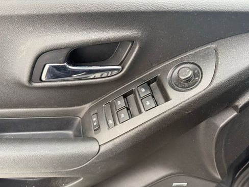 Used 2017 Chevrolet Trax Premier w/ LPO, Cargo Package FWD image 10