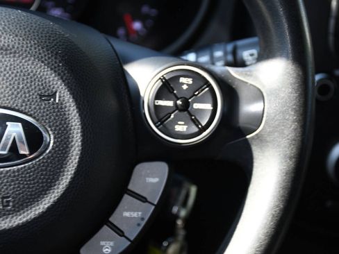 Used 2015 Kia Soul + FWD image 28