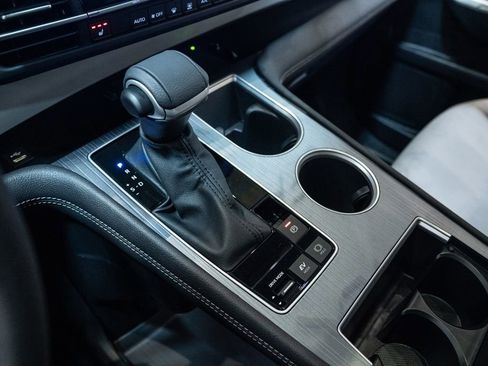 Used 2025 Toyota Sienna XLE image 31