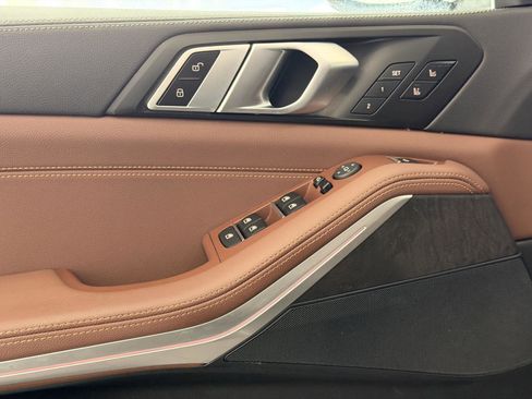 Used 2022 BMW X5 xDrive40i w/ Executive Package image 14