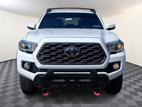 Used 2020 Toyota Tacoma TRD Off-Road AWD/4WD image 2