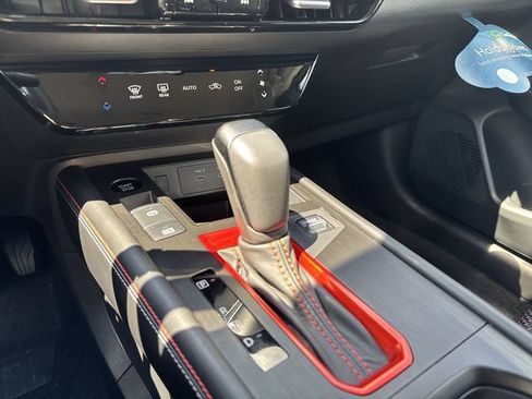 Used 2026 Nissan Kicks SR FWD image 21