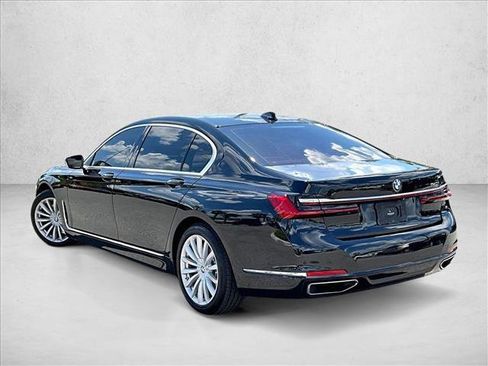 Used 2022 BMW 740i w/ Premium Package RWD image 12