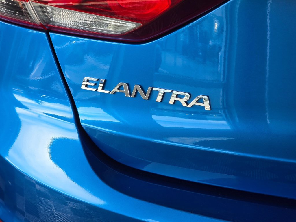 Used 2018 Hyundai Elantra Value Edition w/ Cargo Package FWD image 14