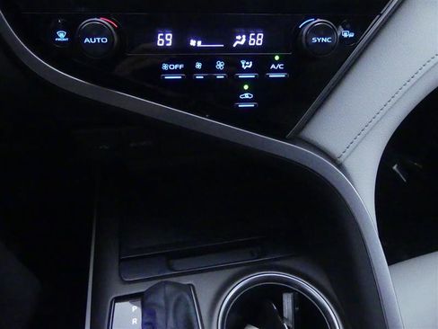 Used 2023 Toyota Camry SE image 15