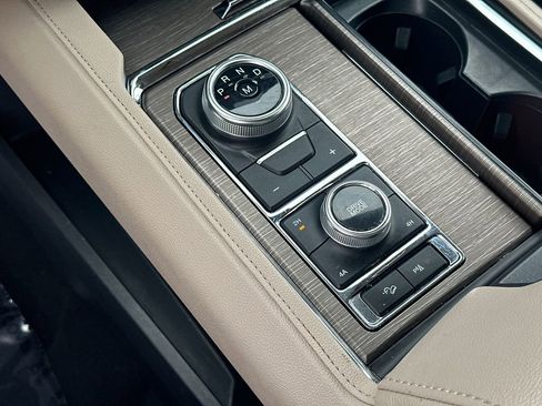 Used 2024 Ford Expedition Max Limited image 31