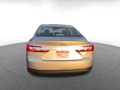 Used 2025 Toyota Camry LE image 12