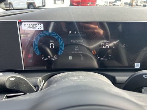 New 2026 Hyundai Tucson SE image 13