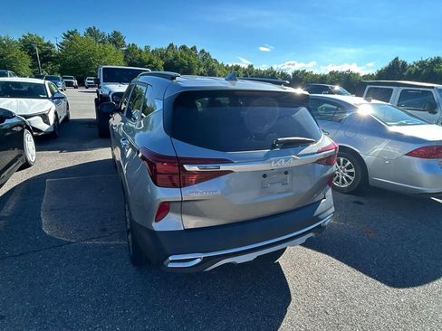Certified 2023 Kia Seltos SX w/ SX Sunroof Package AWD/4WD image 13