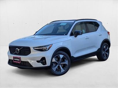 New 2026 Volvo XC40 B5 Plus w/ Protection Package Premier