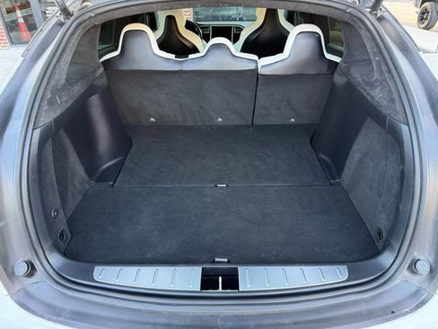 Used 2018 Tesla Model X 100D image 23