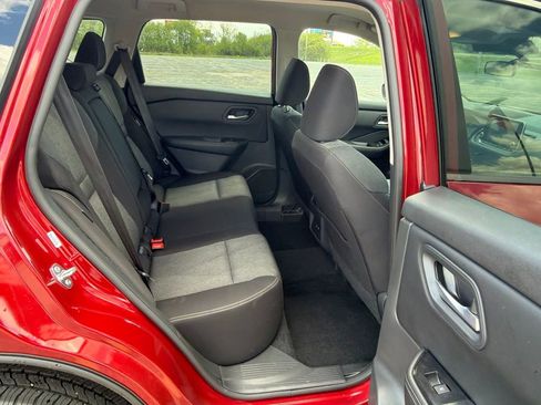 Used 2025 Nissan Rogue SV FWD image 14