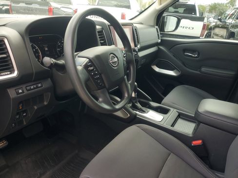 Used 2022 Nissan Frontier SV w/ Technology Package AWD/4WD image 15