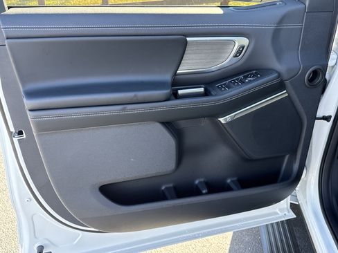 New 2025 Ford Expedition Platinum w/ Driver's Package image 11