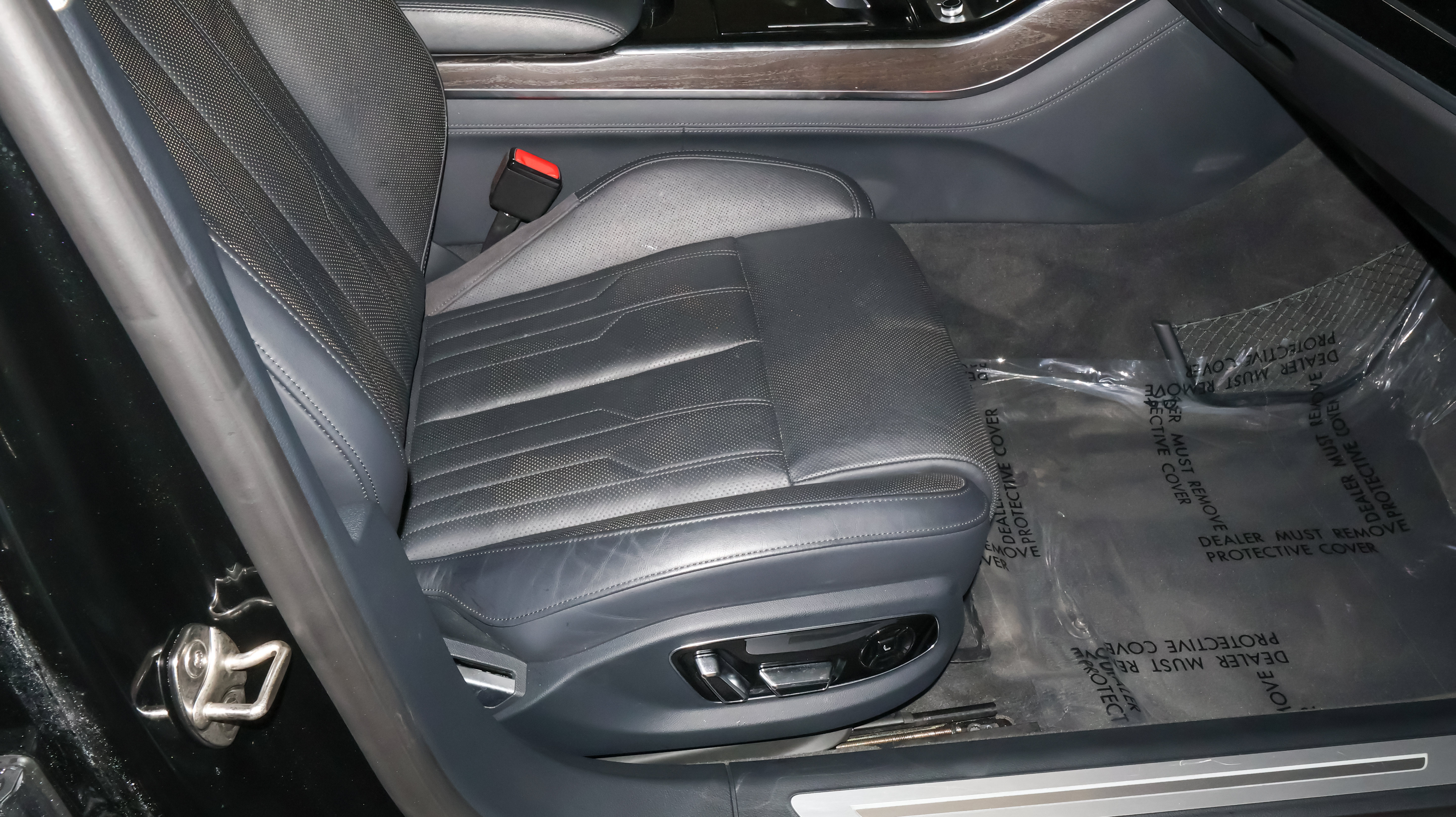 Used 2022 Audi A8 L 3.0T w/ Executive Package AWD/4WD image 47