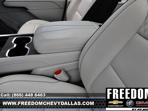 Certified 2024 GMC Acadia Denali w/ Super Cruise Package FWD image 30