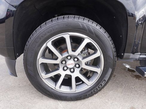 Used 2021 GMC Canyon Denali image 28