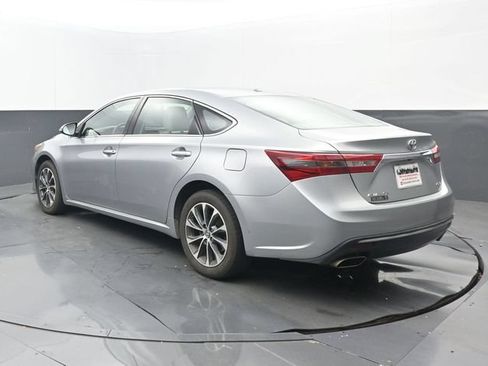 Used 2016 Toyota Avalon XLE FWD image 3