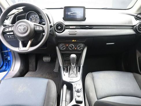 Used 2019 Toyota Yaris LE image 9