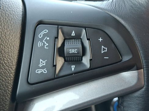 Used 2022 Chevrolet Trax LT w/ LT Convenience Package image 26