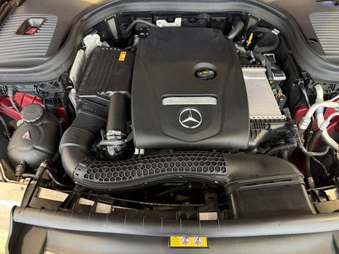 Used 2018 Mercedes-Benz GLC 300 4MATIC image 26