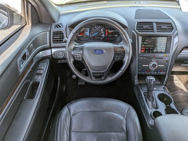 Used 2018 Ford Explorer Limited w/ Equipment Group 301A FWD image 17