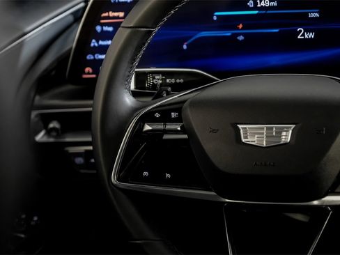 Used 2024 Cadillac Lyriq Tech image 16