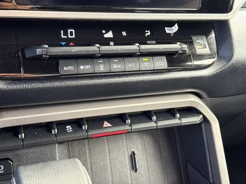 Used 2025 Toyota Tundra SR5 w/ SR5 Convenience Package AWD/4WD image 12