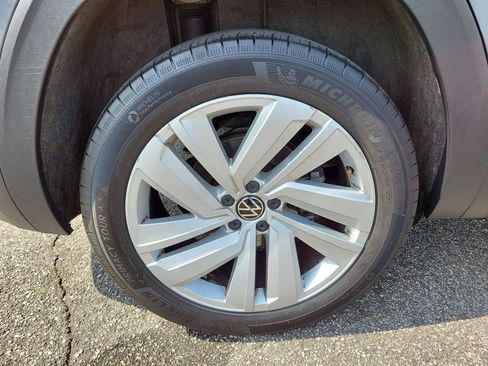 Used 2023 Volkswagen Atlas Cross Sport SE FWD image 11