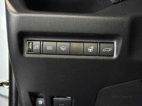 Used 2022 Toyota RAV4 XLE w/ Convenience Package AWD/4WD image 18