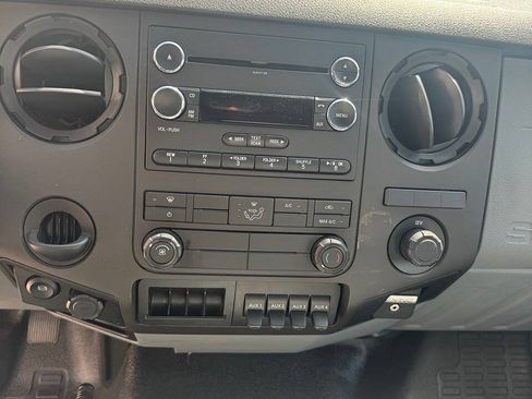Used 2017 Ford F650 2WD Regular Cab Super Duty image 8