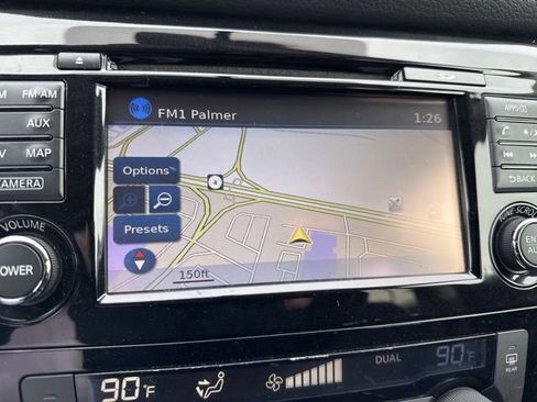 Used 2017 Nissan Rogue SV w/ Sun & Sound Touring Package image 6