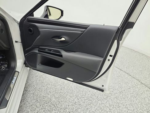 Used 2024 Lexus ES 350 w/ Premium Package FWD image 21
