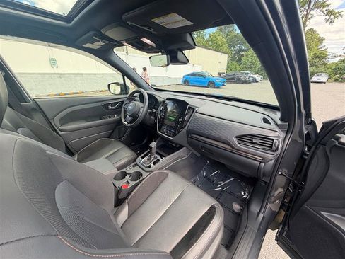 Used 2025 Subaru Forester Touring w/ Popular Package - Touring AWD/4WD image 11