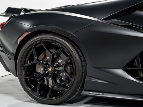 Used 2024 Lamborghini Revuelto image 46