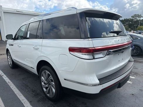 Used 2024 Lincoln Navigator Premiere AWD/4WD image 5