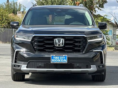 New 2025 Honda Pilot Touring image 9