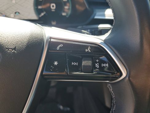 Used 2024 Audi Q8 e-tron Premium AWD/4WD image 30