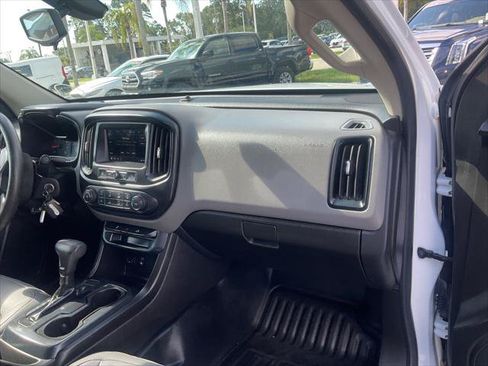 Used 2019 Chevrolet Colorado W/T w/ WT Convenience Package RWD image 22