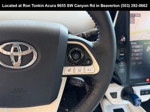 Used 2018 Toyota Prius Prime Advanced w/ Carpet Mat Package FWD image 18