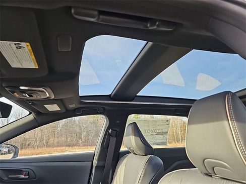 New 2025 Toyota Crown Signia image 12