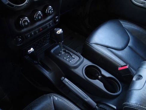 Used 2014 Jeep Wrangler Rubicon image 35