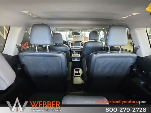 Used 2015 Toyota Highlander Limited AWD/4WD image 9
