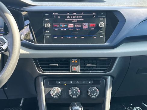 Used 2022 Volkswagen Taos SE image 21